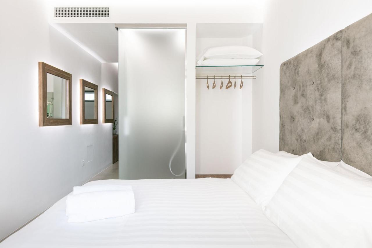 Domus Cavour Rooms&Suites Тірано Екстер'єр фото