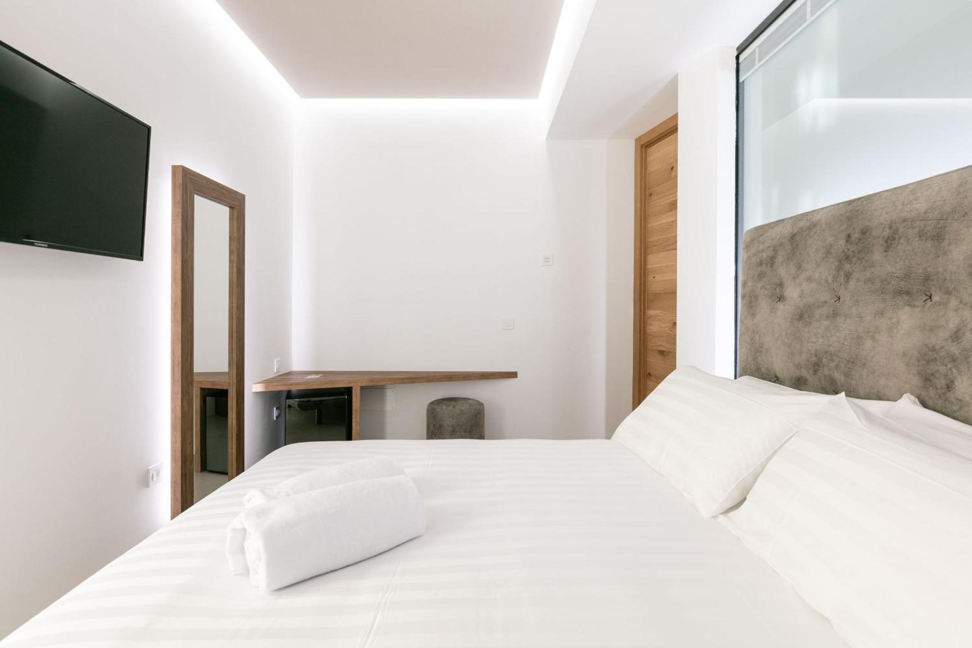 Domus Cavour Rooms&Suites Тірано Номер фото